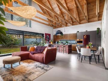 Nowoczesna stodoła 162 m² na dużej działce 2432 m2