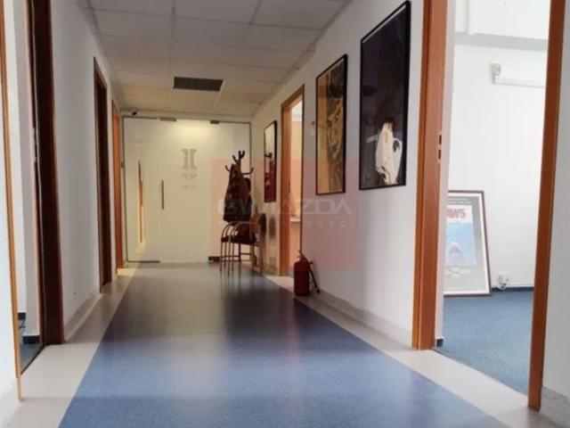 Nowoczesne biuro 203 m² na Mokotowie klimatyzacja i ochrona