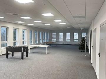 Nowoczesne biuro 220 m² z magazynem w Wawrze