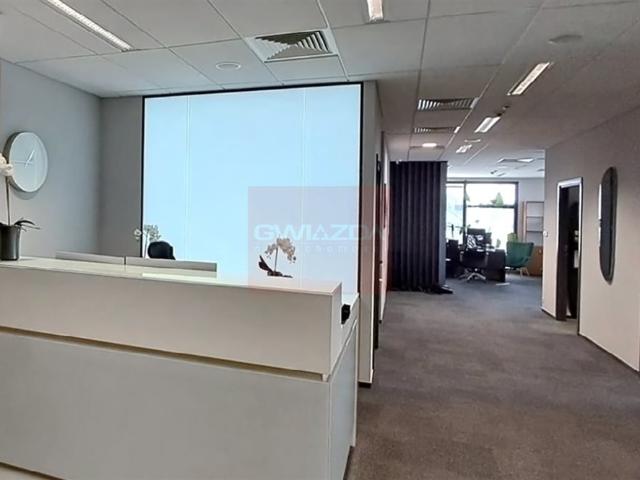 Nowoczesne biuro 355 m² w Żoliborzu polecam