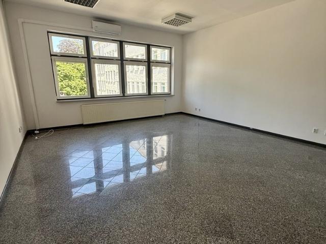 Nowoczesne biuro 33,3 m² z darmowym parkingiem w Sopocie