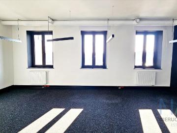 Nowoczesne biuro 55m2 w Skawinie, klimatyzacja i parking