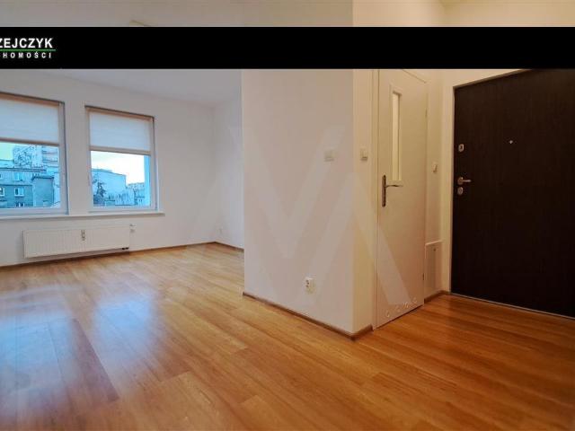 Nowoczesne biuro 95 m² z miejscem parkingowym w centrum Gdyni
