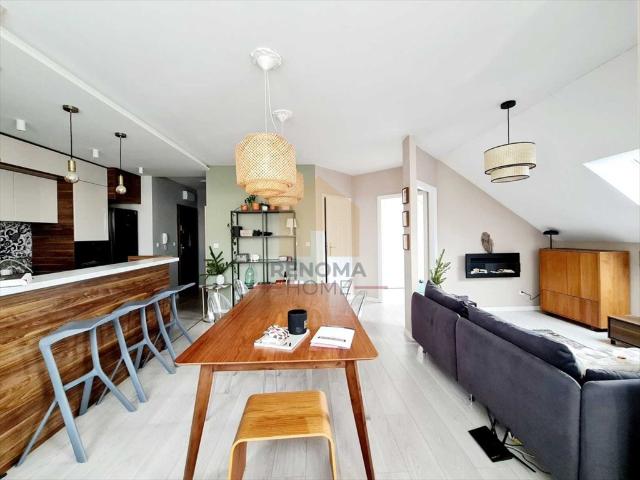 Nowoczesne dwupoziomowe mieszkanie 63 m² balkon i klimatyzacja
