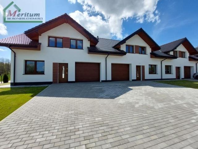 Nowoczesne domy szeregowe 166 m2 z dużym tarasem i ogródkiem
