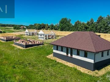 Nowoczesne domy z garażem i ogrodem w Różance