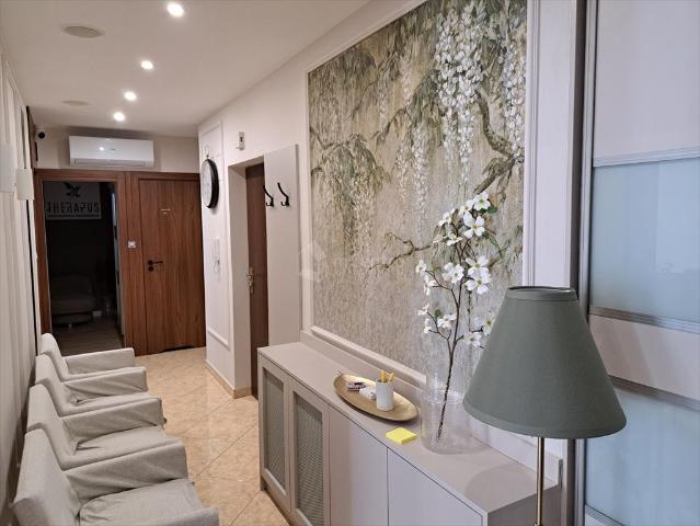 Nowoczesne gabinety medyczne 20 m² w Bronowicach polecam