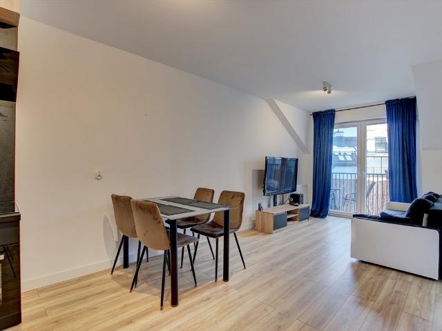 Nowoczesne 2 pokojowe mieszkanie z garażem 40 m² w Krzykach