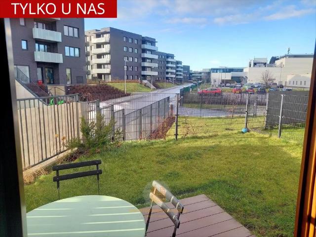 Nowoczesne 2 pokojowe mieszkanie z ogródkiem w Wilanowie