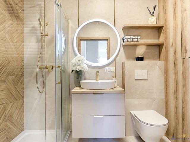 Nowoczesne 3 pokojowe mieszkanie 63,75 m² z balkonem 12,37 m², klimatyzacją i miejscem w hali