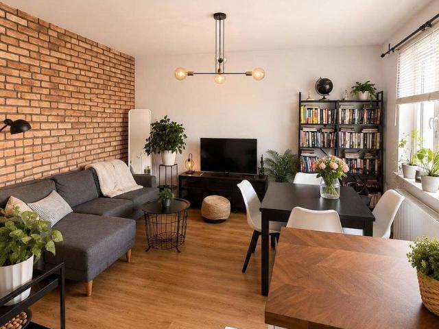 Sprzedam 3 pokojowe mieszkanie 56 m² z miejscem garażowym