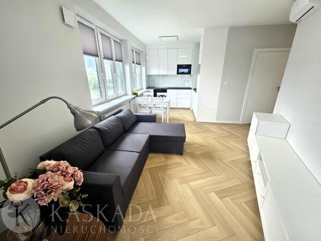 Nowoczesne 3 pokojowe mieszkanie z balkonem i klimatyzacją polecam!