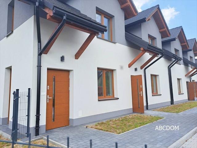 Nowoczesne 4 pokojowe mieszkanie z ogródkiem i miejscem postojowym