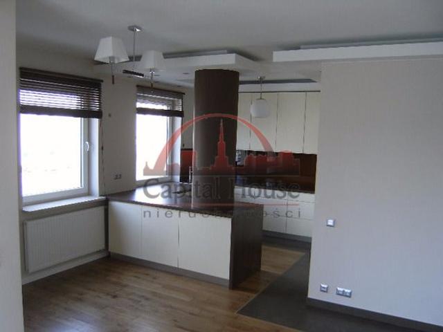 Na wynajem przestronne 95 m² z balkonem i tarasem w Warszawie
