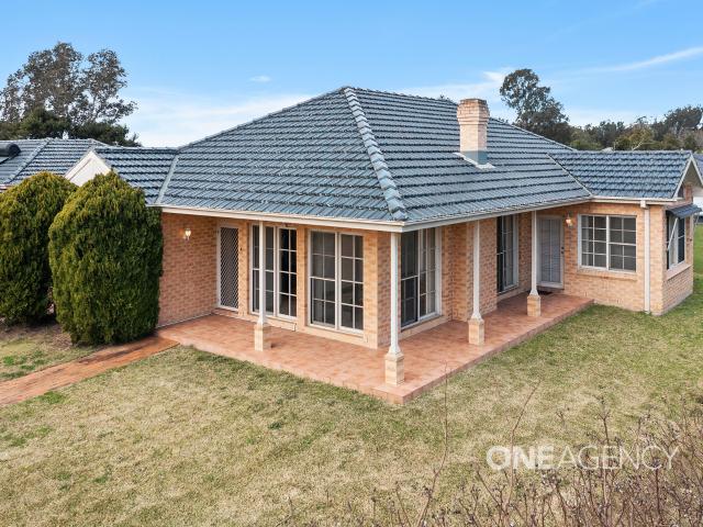 Nowra 4/5 Dryden Close