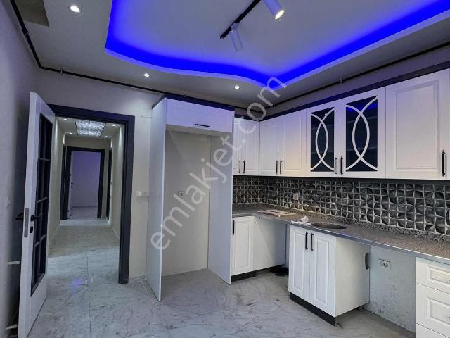 Noyan'dan Kiralık Sıfır Daire Geniş Oturum