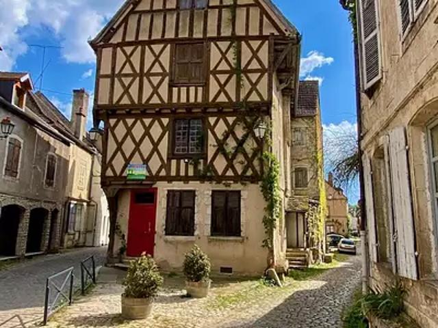 Noyers 89310 Achat / Vente maison 5 pièces t5