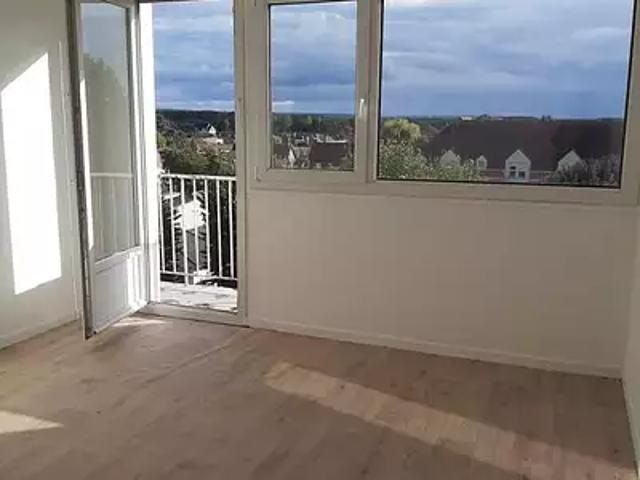 Noyon 60400 Location appartement 3 pièces t3 au dernier étage