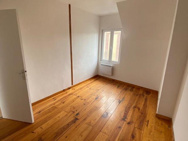 NOYON CENTRE VILLE APPARTEMENT TYPE 2