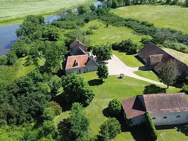 Nozières 18200 Achat / Vente maison 9 pièces t9