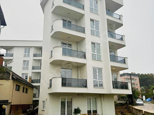 ÇNR Gayrimenkul'den 1+1 50 M2 B.kat sıfır