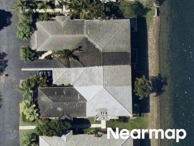 NW 44th St