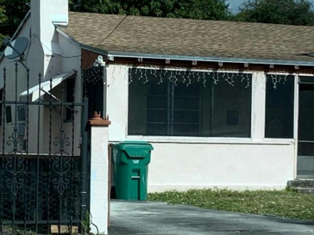 NW 48th St