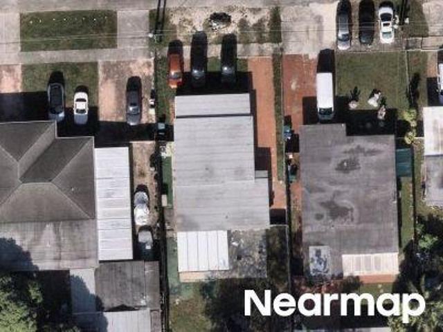 NW 4th St
