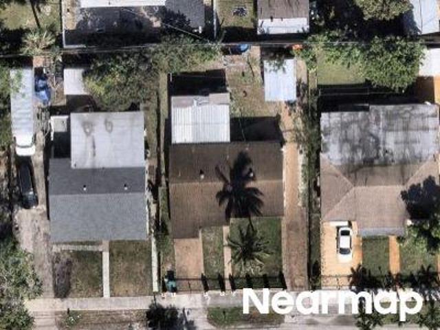 NW 4th St