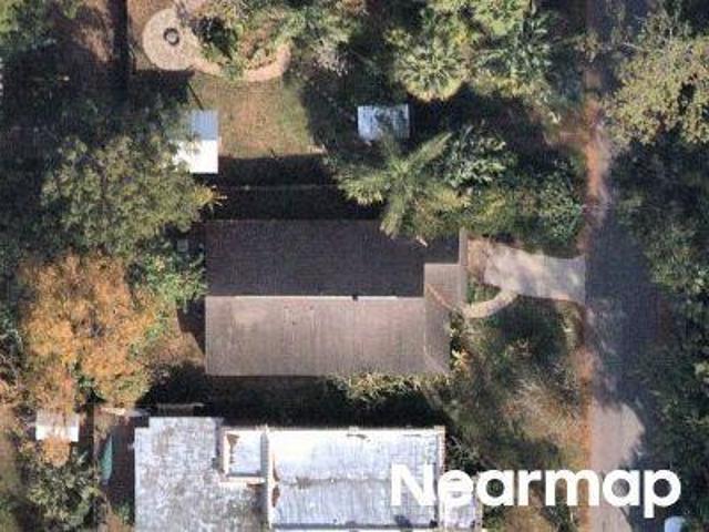 NW 7th St