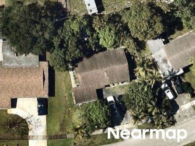 NW 11th St