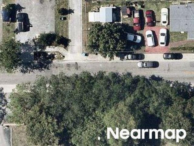 NW 12th St