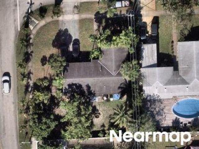 NW 184th St