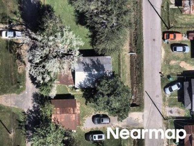 NW 1st St