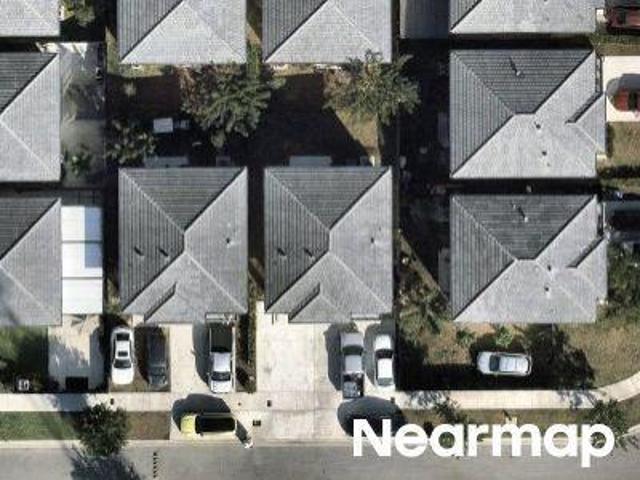 NW 1st St