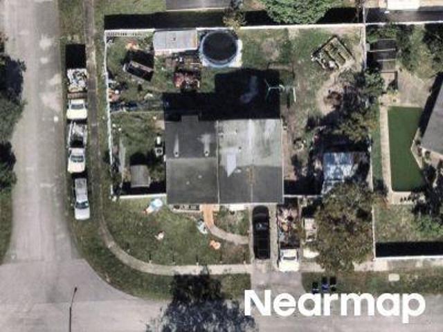 NW 1st St