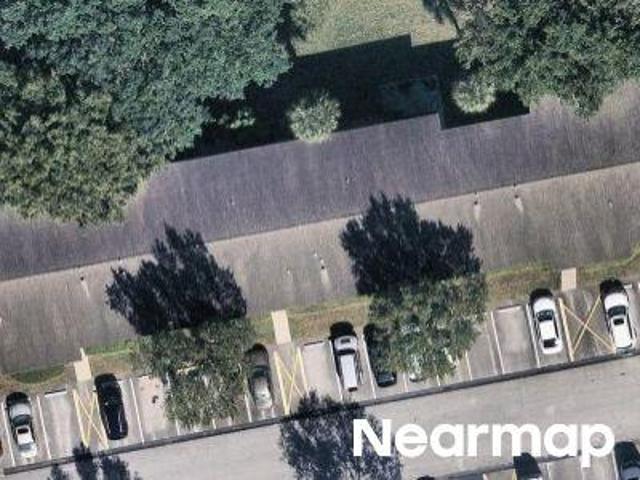 NW 1st St