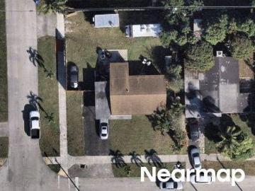 NW 21st St