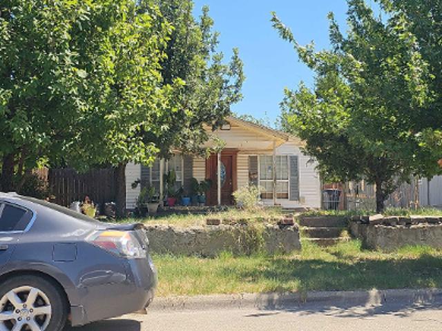 NW 27th St