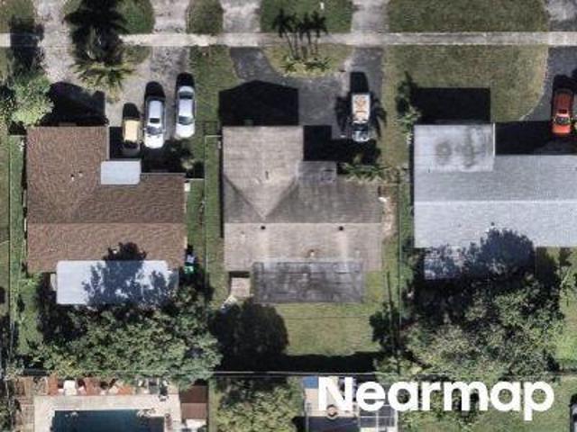 NW 28th St