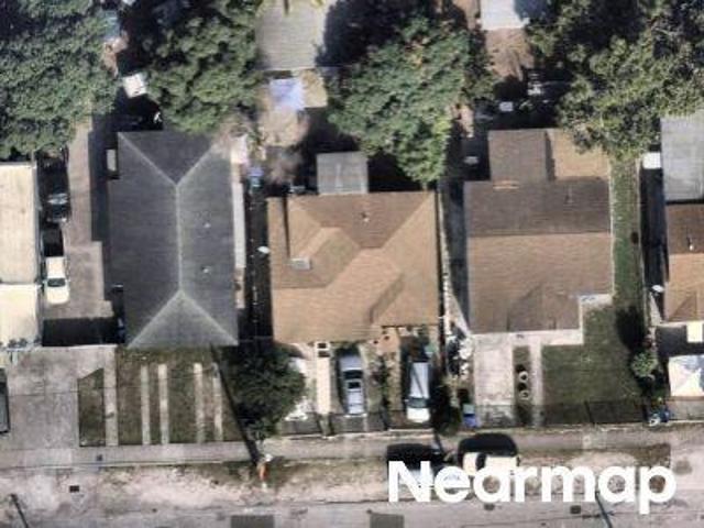 NW 30th St