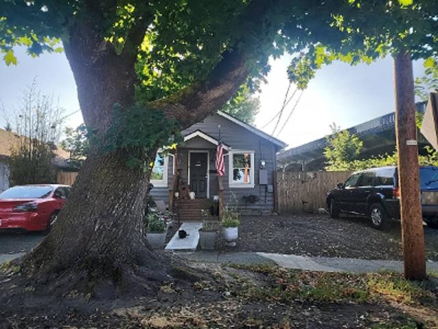 NW 3rd Ave