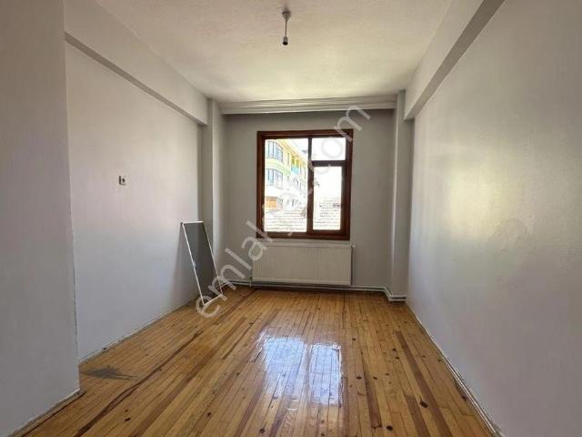 Numune Hastanesinin Karşısında Kiralık Daire