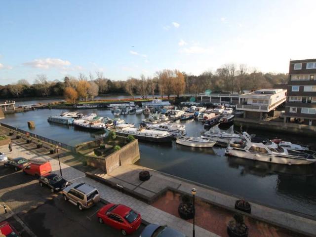 Numa Court, Brentford TW8, 1 bed flat to rent, £1,700 pcm | PrimeLocation