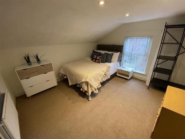 Nuneham Avenue, Withington, Manchester 1 bed in a house share to rent £695 pcm £160 pw