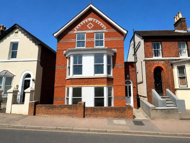 Nunnery Fields, Kent CT1 3 bed flat to rent £1,495 pcm £345 pw
