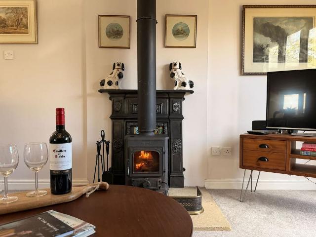 Nunney BA11, 2 bed flat to rent, £1,805 pcm | PrimeLocation