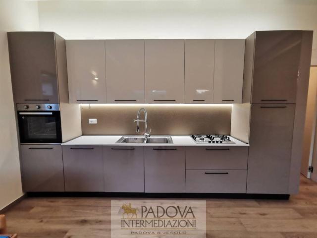 nuova casa singola con cortile privato