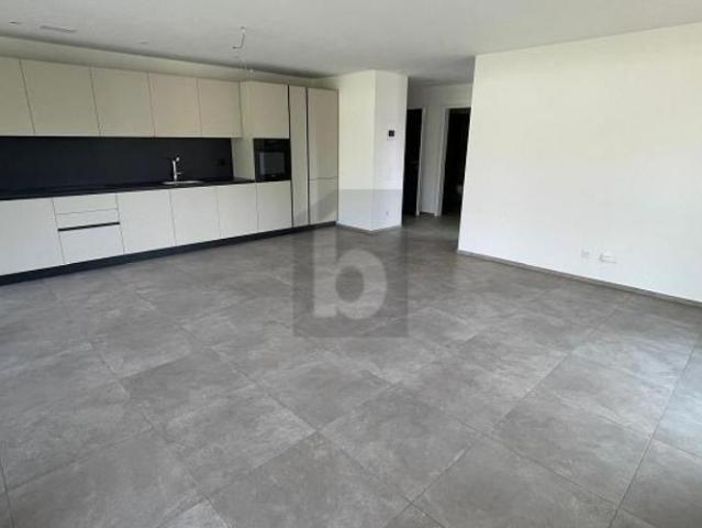 NUOVA COSTRUZIONE, ELEGANTE CON AMPIA TERRAZZA