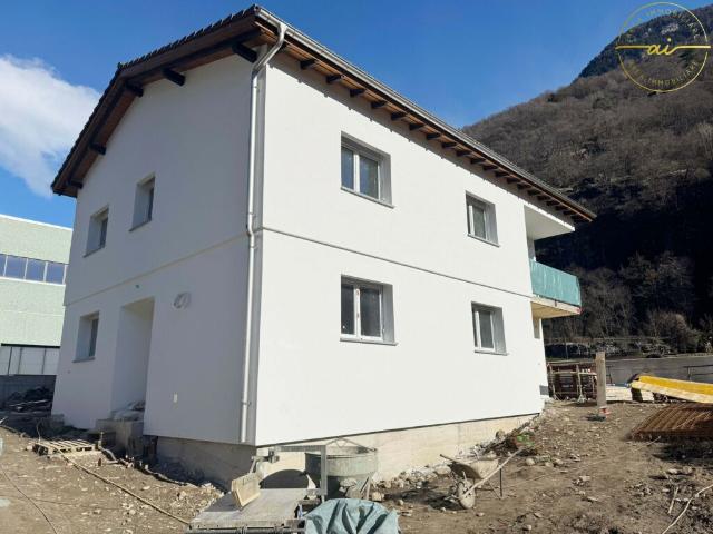 NUOVO APPARTAMENTO 3.5 LOCALI IN VILLA BIFAMILIARE